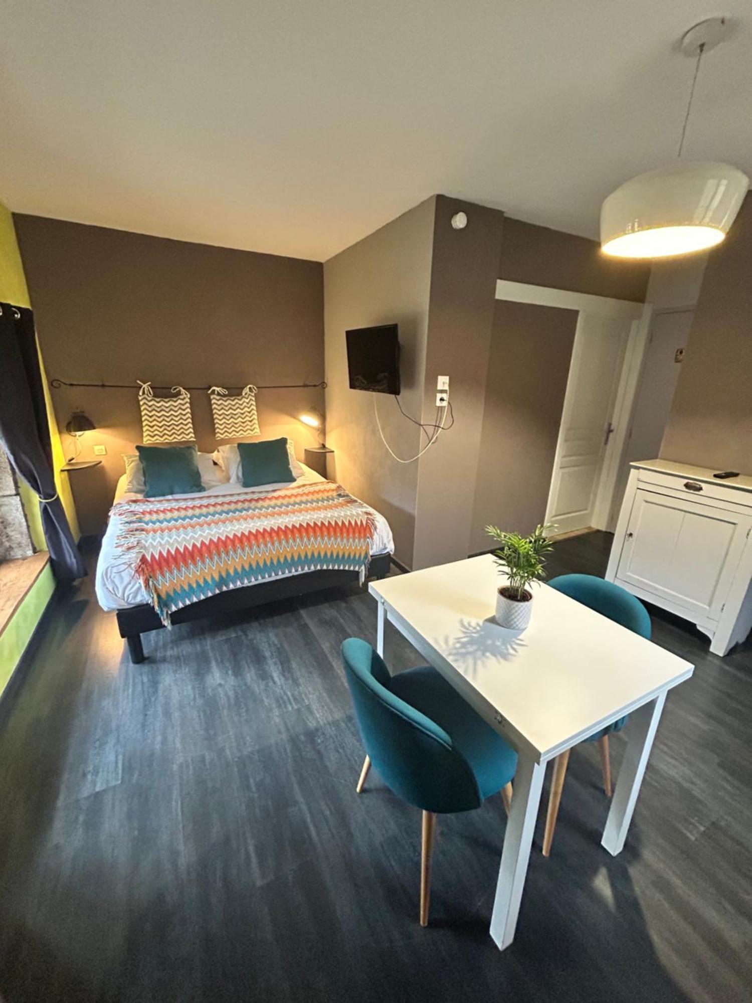Le D'Tour Gourmand Bed and Breakfast Toulouse-le-Chateau Εξωτερικό φωτογραφία